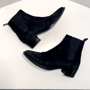 ANN MASHBURN Heeled black suede Chelsea Boot